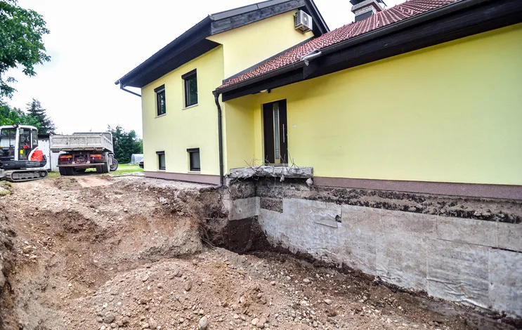 Digging up house foundation basement